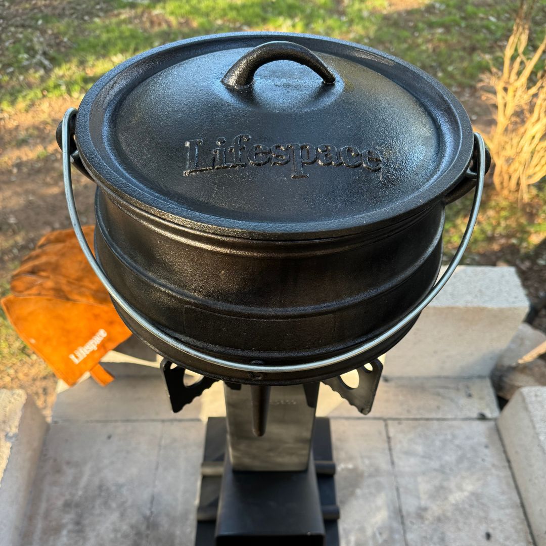 Lifespace No2 Cast Iron African Potjie Cooking Pot / Cauldron with Legs (6.3 Quart)